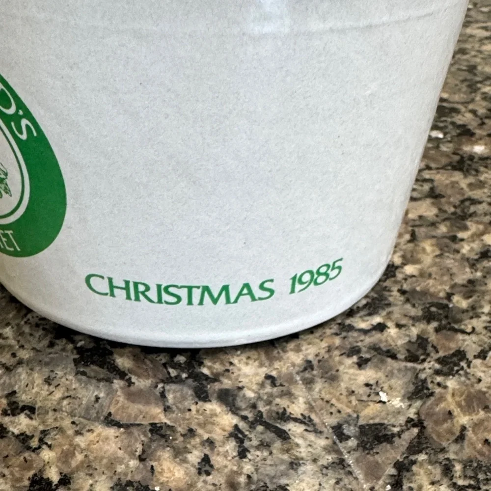 Marshall Field's rare vintage Christmas 1985 Stoneware Crock EUC